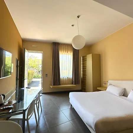 Hotel Ibis Styles Catania 4*