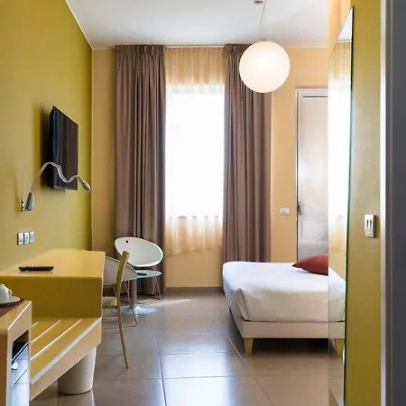 Hotel Ibis Styles Catania 4*