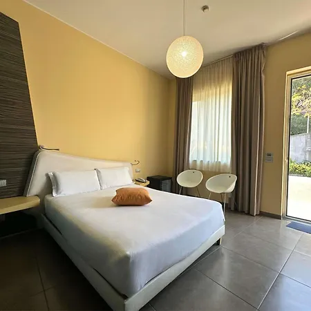 Ibis Styles Catania Отель Ачиреале