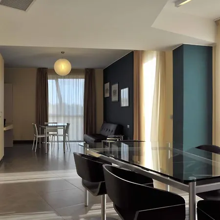 Hotel Ibis Styles Catania 4*