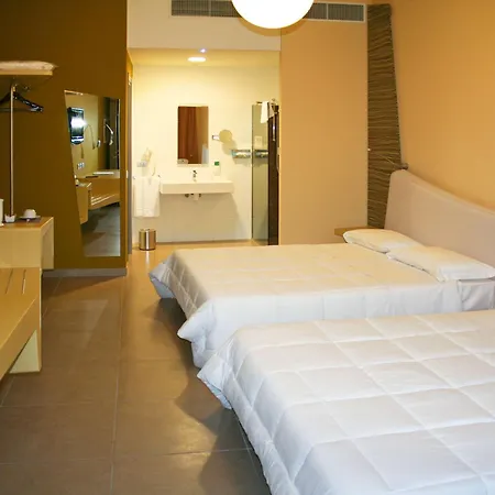 Hotel Ibis Styles Catania 4*