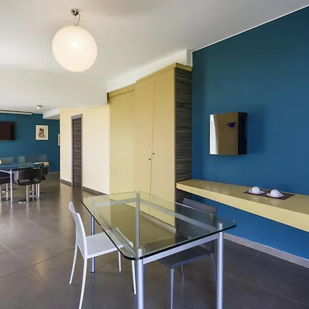 Hotel Ibis Styles Catania 4*