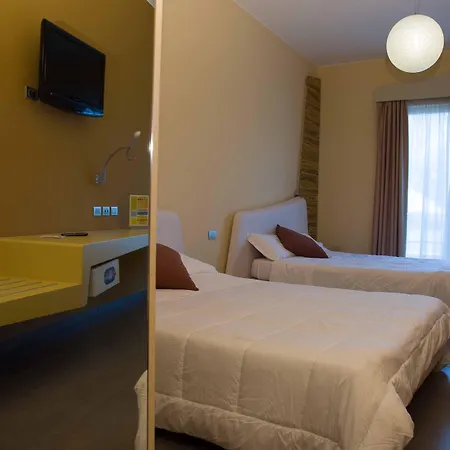 Hotel Ibis Styles Catania 4*
