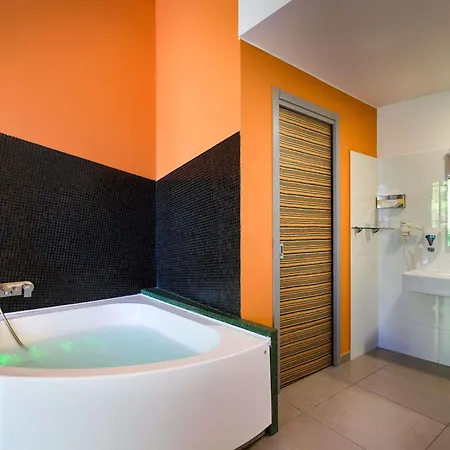 Hotel Ibis Styles Catania 4*