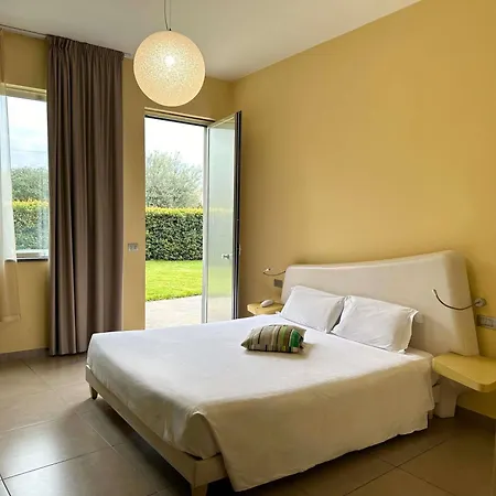Hotel Ibis Styles Catania 4*