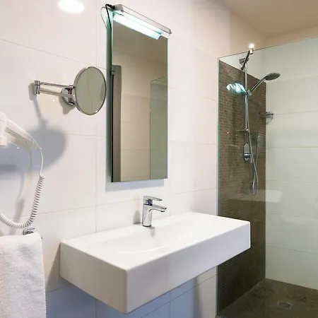 Ibis Styles Catania 4* אסראלה