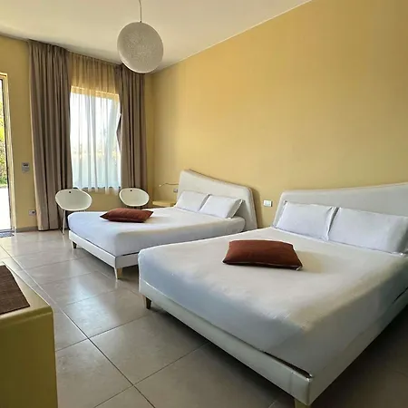 Ibis Styles Catania 4* أتشيريالي
