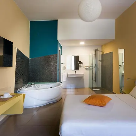 Ibis Styles Catania 4* أتشيريالي