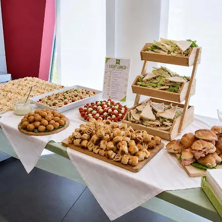 Ibis Styles Catania أتشيريالي