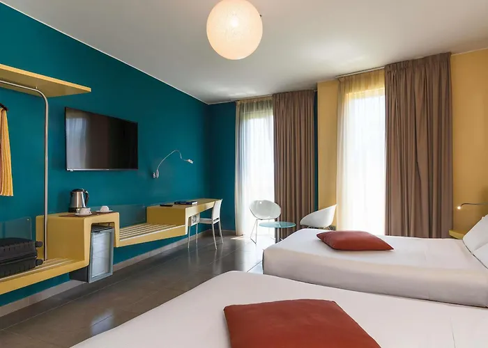 Hotel Ibis Styles Catania 4*