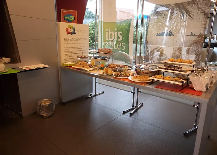 Hotel Ibis Styles Catania 4*