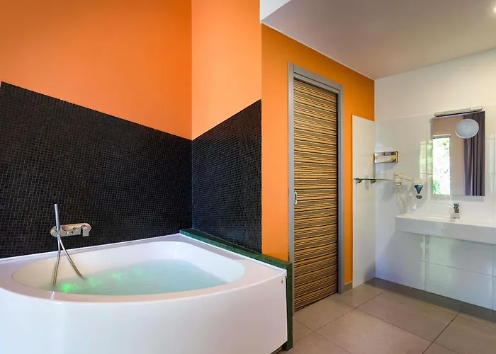 Hotel Ibis Styles Catania 4*