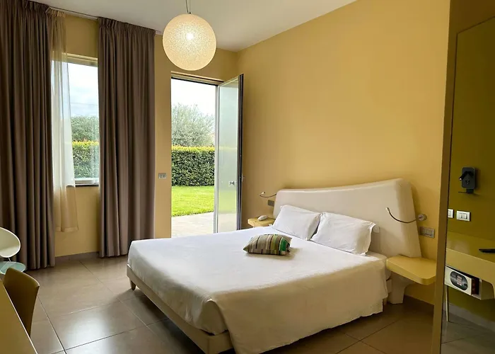 Hotel Ibis Styles Catania 4*