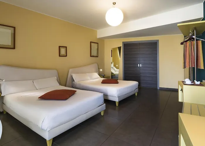 Hotel Ibis Styles Catania 4*