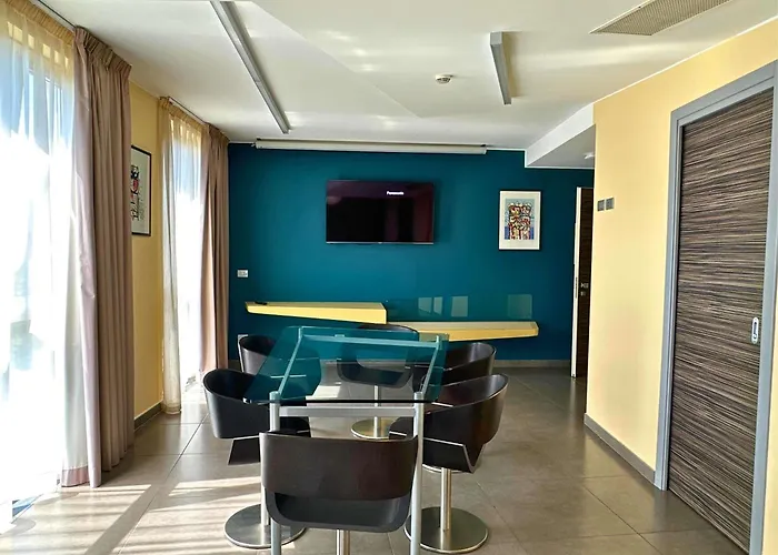 Hotel Ibis Styles Catania 4*